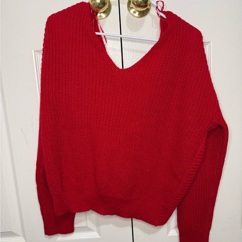 Cherry Red Reversible Knotted Off the Shoulder‎ Women's Knit Sweater Size M - Picture 2 of 4